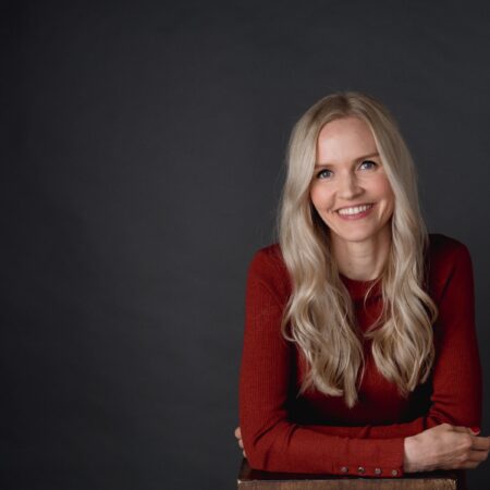 Aura Salla tavattavissa Helsingissä 5. joulukuuta